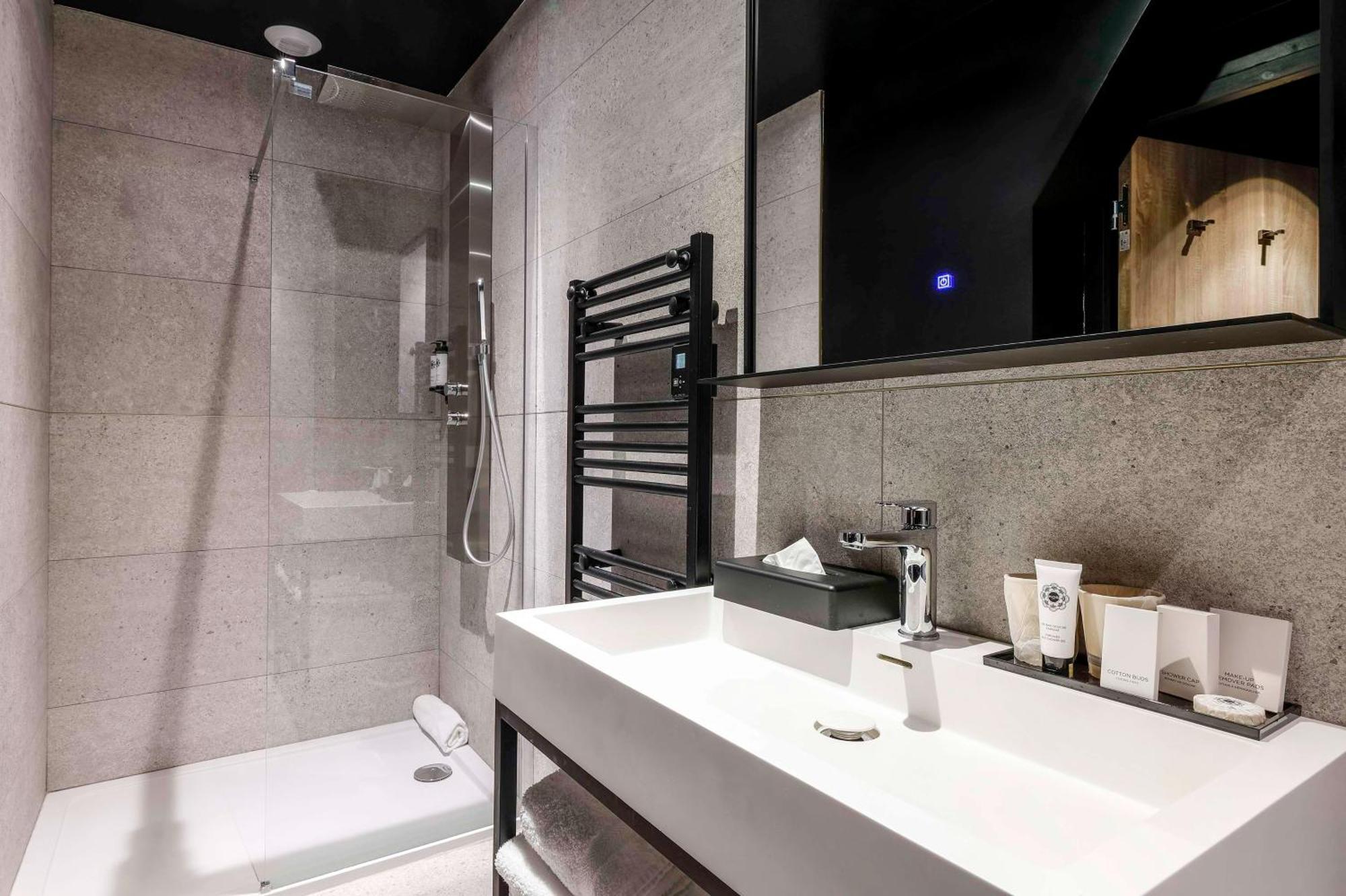 Leprince Hotel Spa; Best Western Premier Collection Le Mans Exterior foto